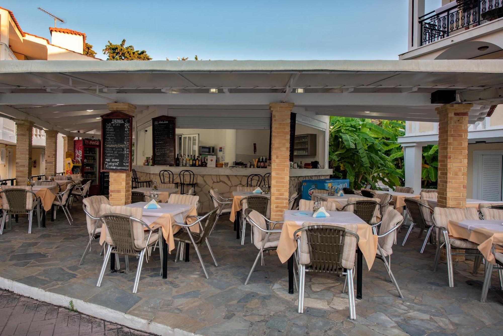 Porto Iliessa Hotell Argassi Exteriör bild