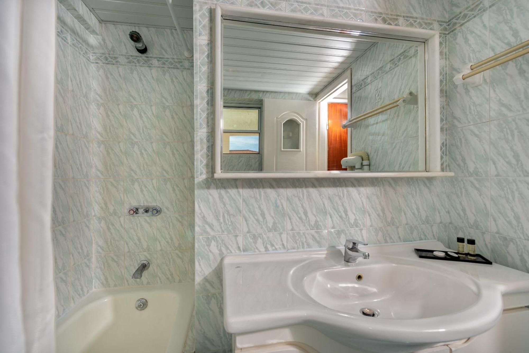 Porto Iliessa Hotell Argassi Exteriör bild