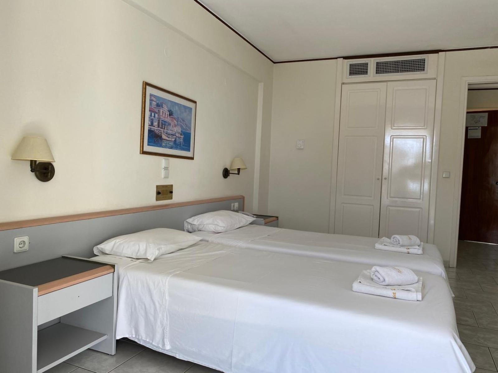 Porto Iliessa Hotell Argassi Exteriör bild
