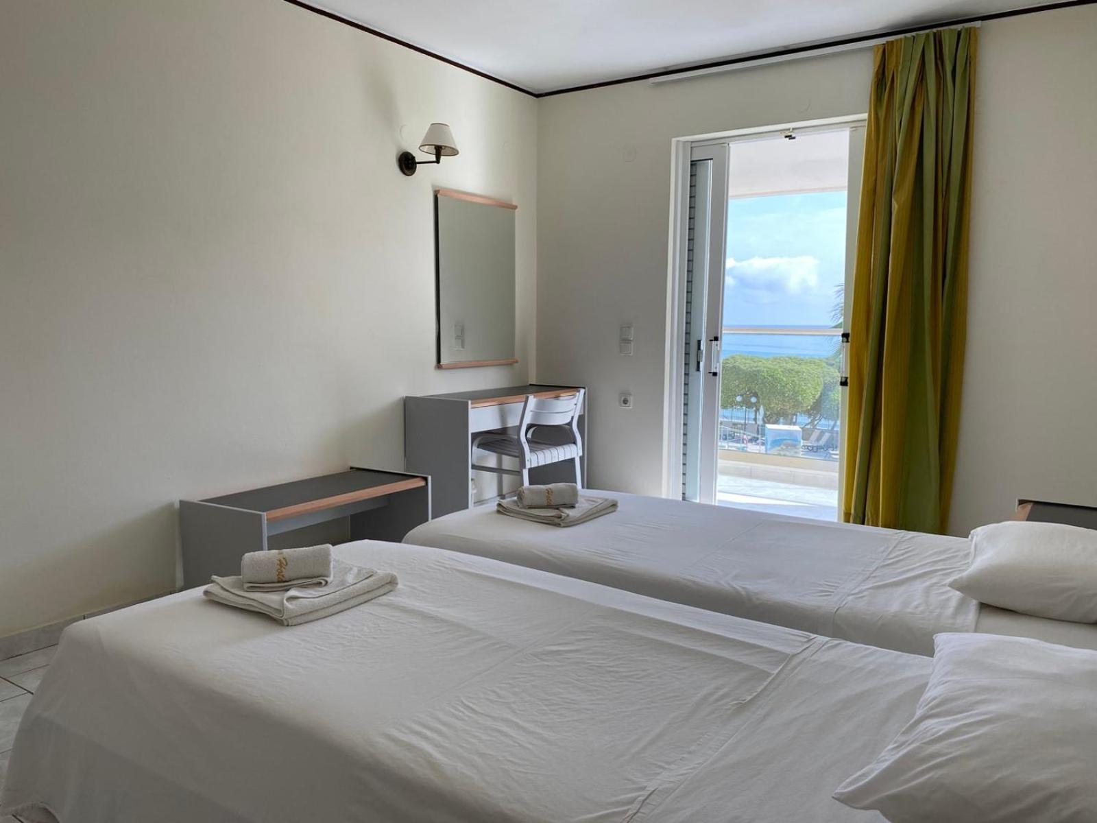 Porto Iliessa Hotell Argassi Exteriör bild